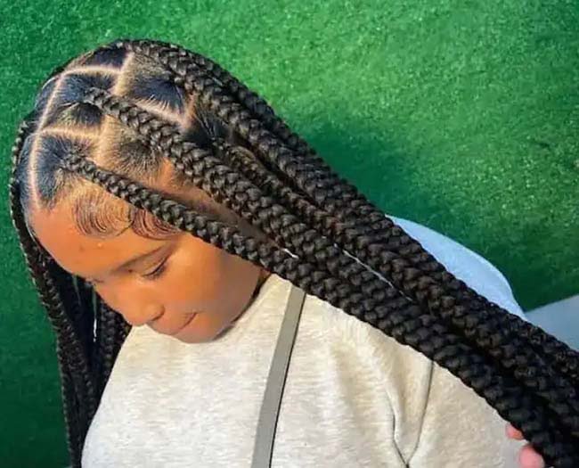 Box jumbo knotless braids 