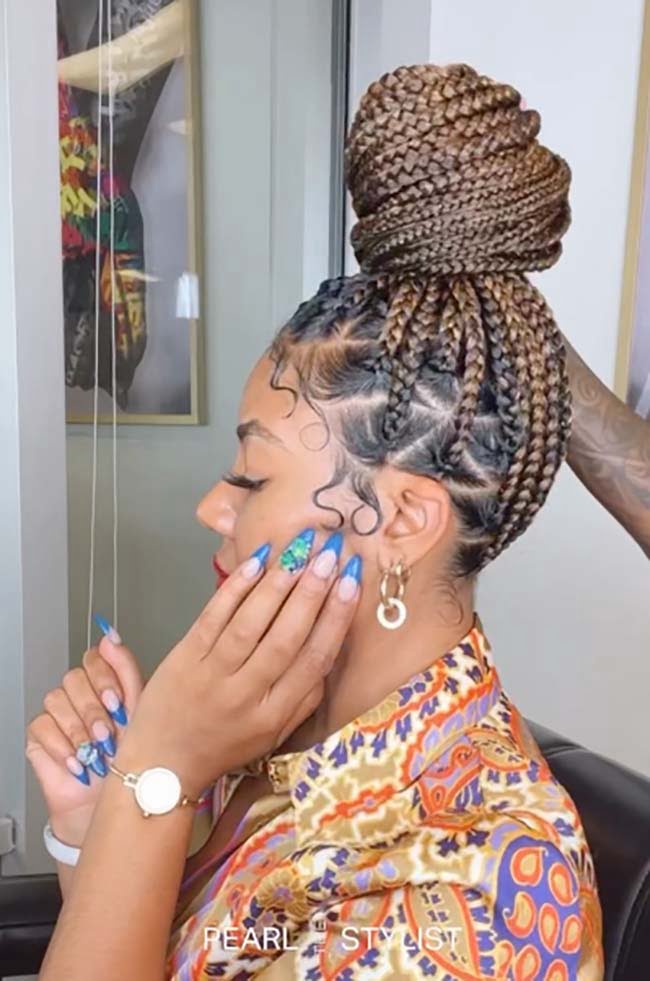 Goddess Knotless Braids With a Huge Bun 