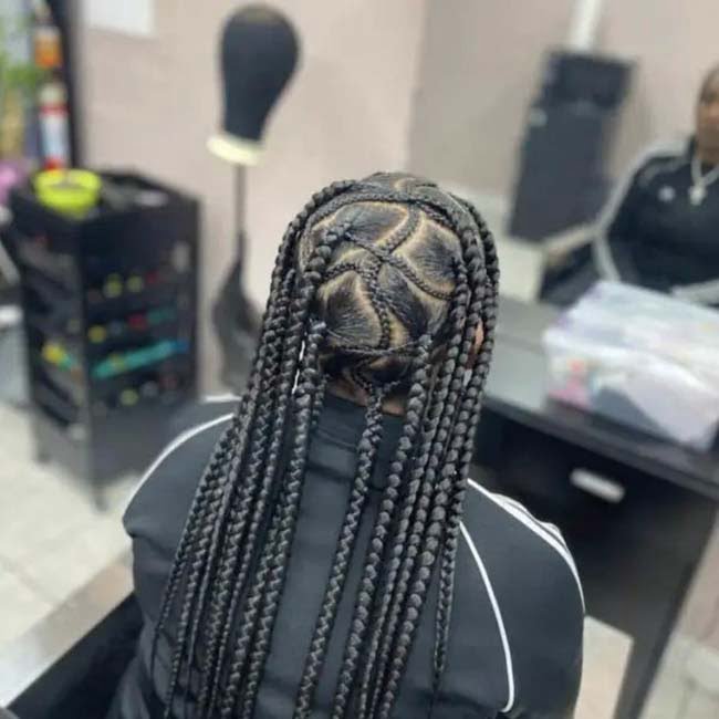 Graphic Knotless Braids