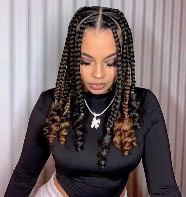 Short Jumbo Knotless Braids with Curls