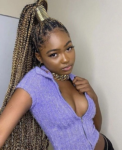 blonde knotless braids for black girl