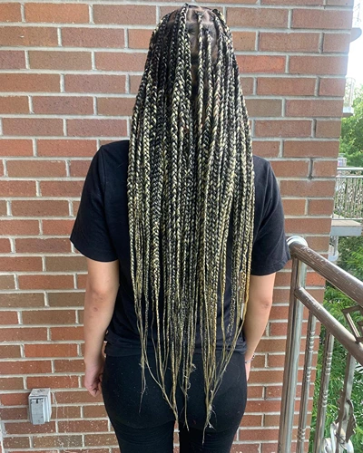 blonde knotless braids on black hair