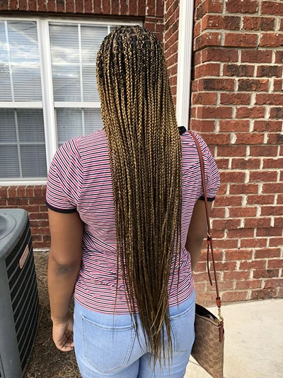 brown and honey blonde knotless braids