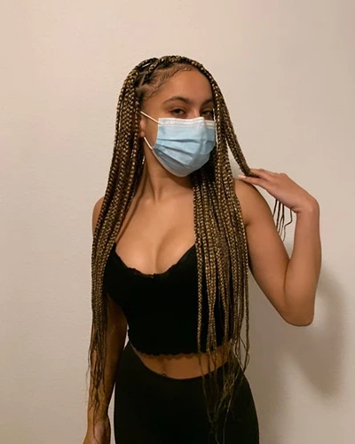 dark blonde knotless braids