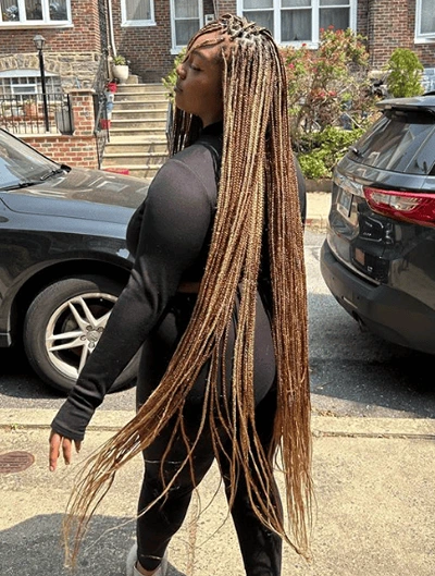 long blonde knotless braids